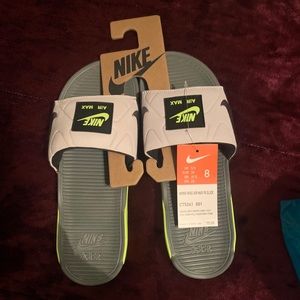 Women’s AirMax slides